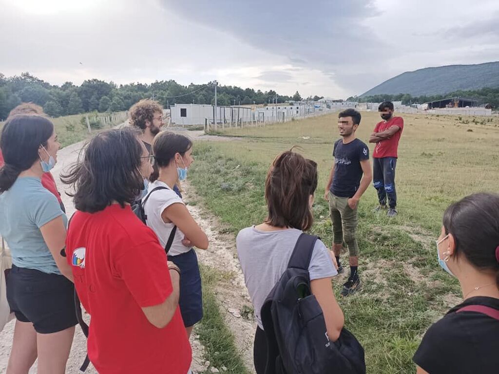 Młodzi dla Pokoju Padwy i Bolonii z młodymi migrantami na granicy z Bośnią
