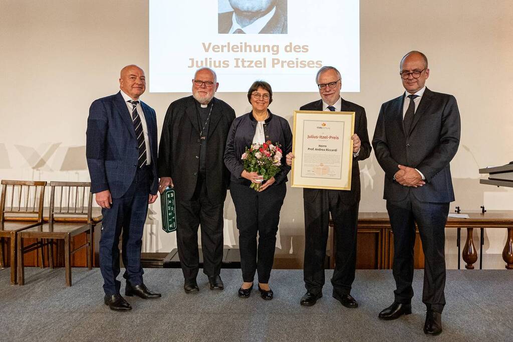 München: Itzel-Preis an Andrea Riccardi verliehen für den humanitären Einsatz und die Vermittlung in Konfliktsituationen