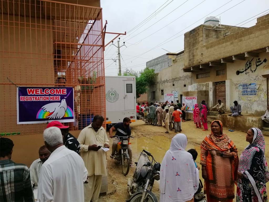 Pakistan: Open day vaccinale in un quartiere povero di Karachi, per iniziativa della Comunità di Sant'Egidio