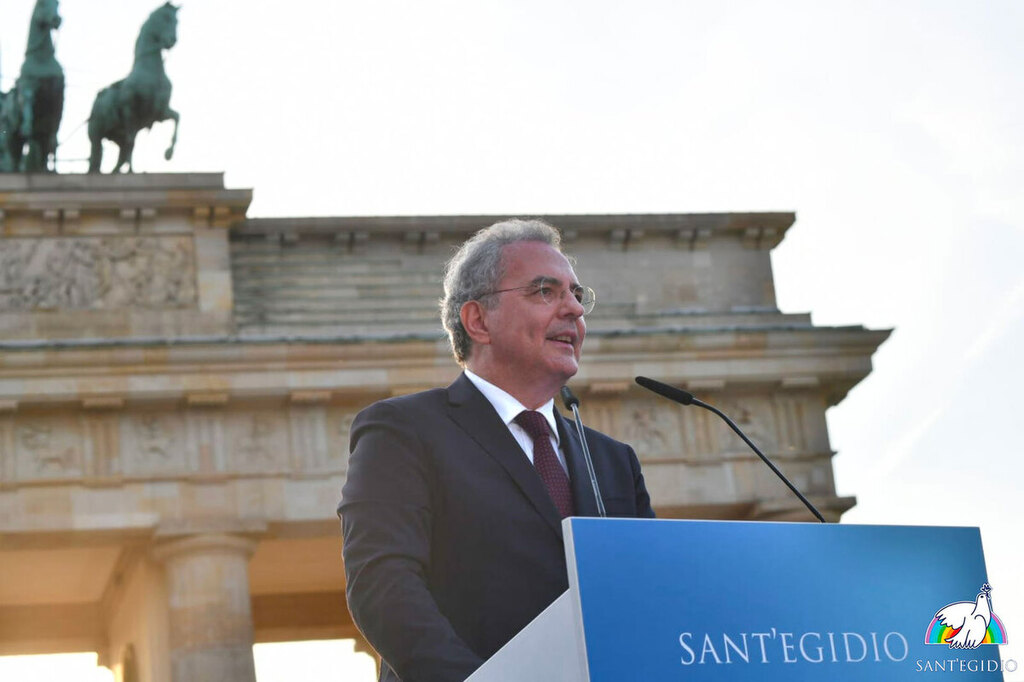 马克-因帕利亚佐在柏林国际和平会议闭幕式上致词