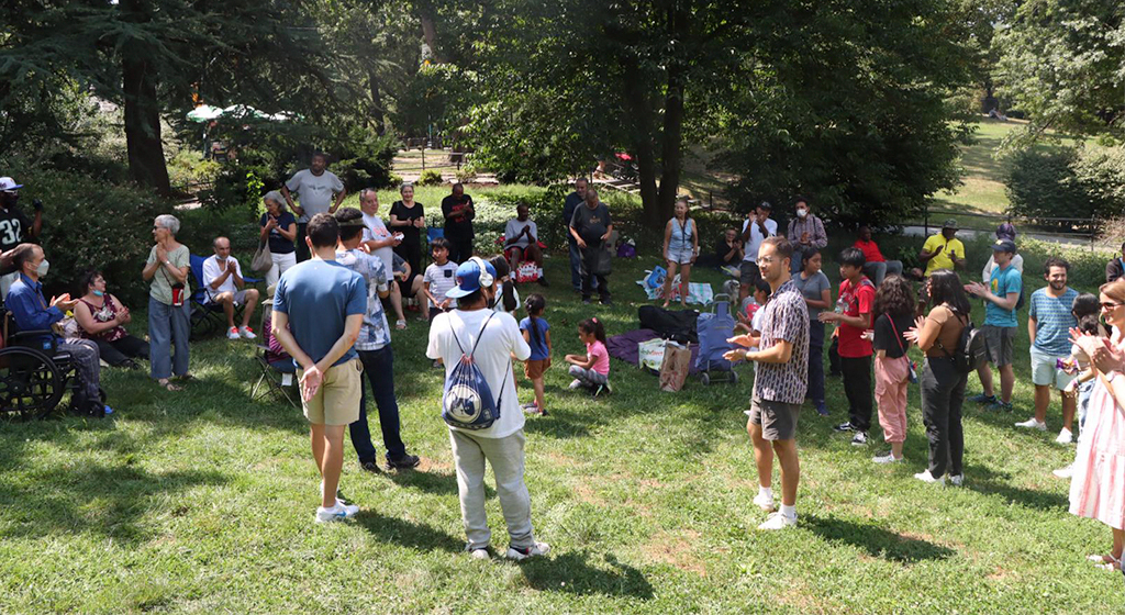 En ple estiu, a Nova York, Sant'Egidio celebra el tradicional pícnic amb els nens de l'Escola de la Pau i els pobres del carrer