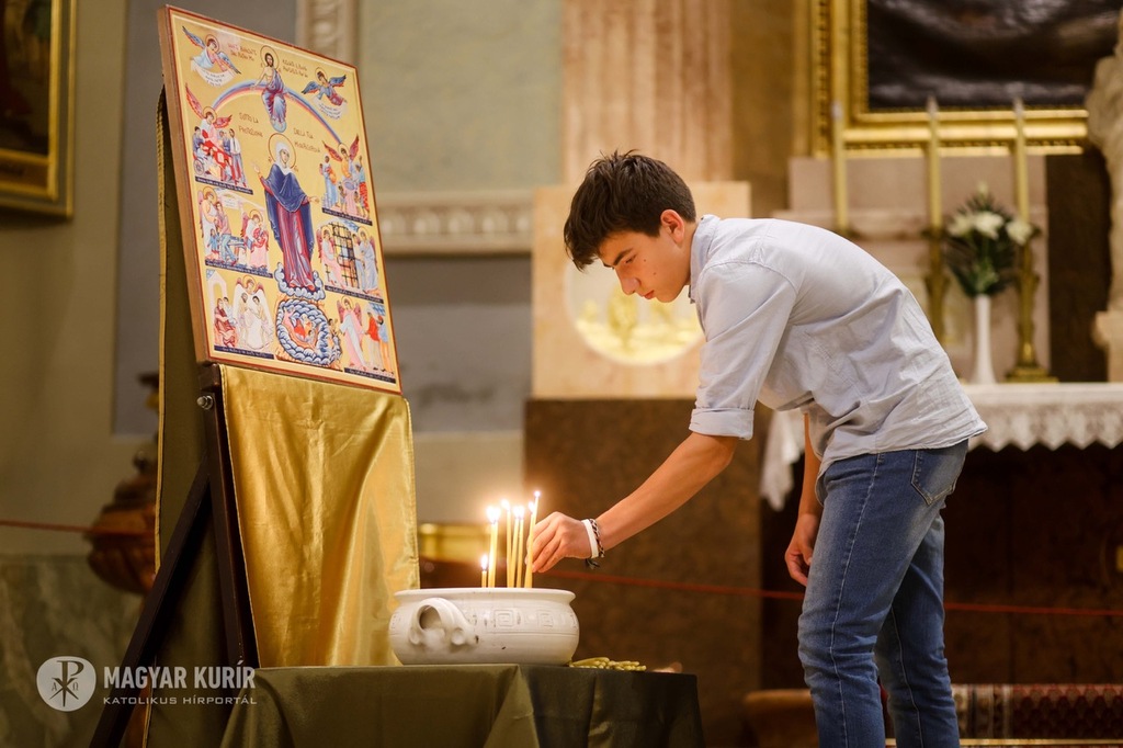 In Budapest ein Gebet zum Gedenken an den Porajmos (Holocaust an den Sinti und Roma) und des Attentats von Kisléta