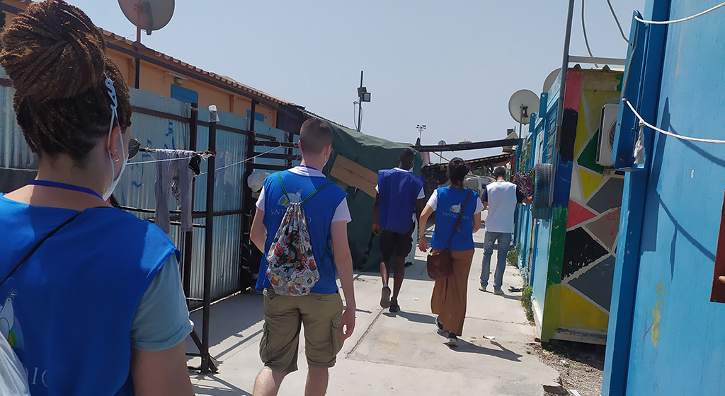 Eutíquia: buscant la felicitat al camp de refugiats d'Eleonas. Reportatge dels Joves per la Pau des d'Atenes