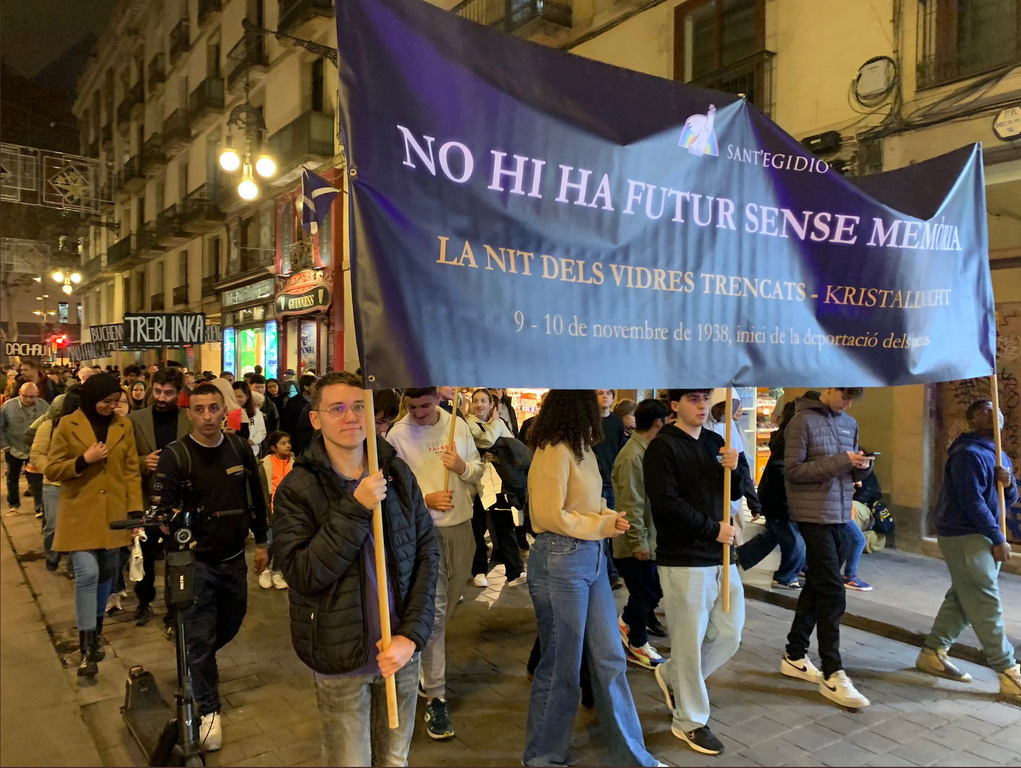 A Barcelona una marxa ciutadana recorda el pogrom antijueu del 9 de novembre de 1938 conegut com la nit dels vidres trencats