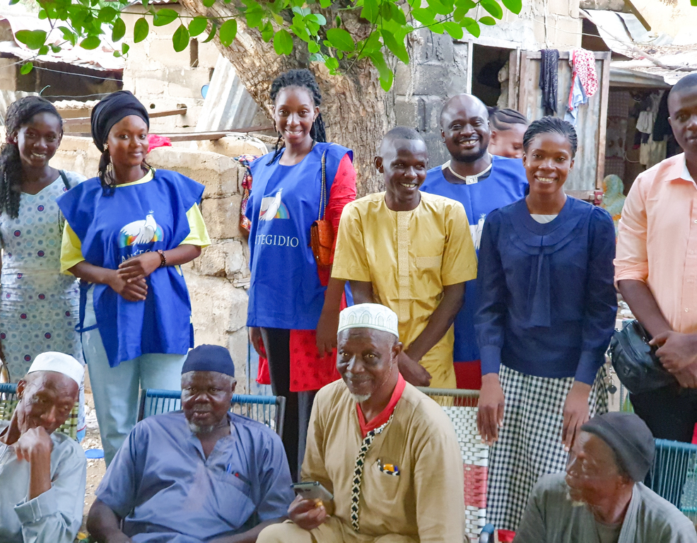 Con gli anziani lebbrosi del villaggio di Bougouba, in Mali, insieme alla Comunità di Sant'Egidio di Bamako