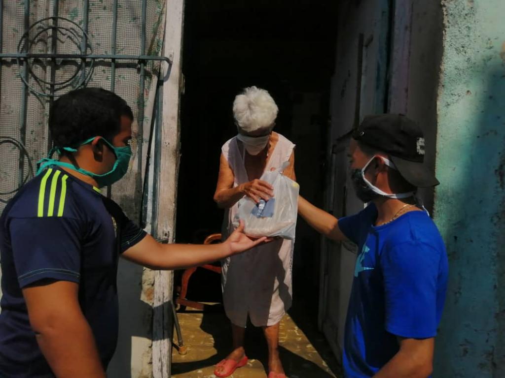 Contra l'aïllament dels ancians: a Santiago de Cuba amb els Joves per la Pau