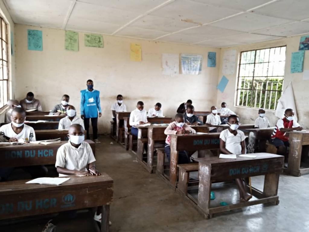 Im Kongo beginnt wieder der Unterricht in der Schule 