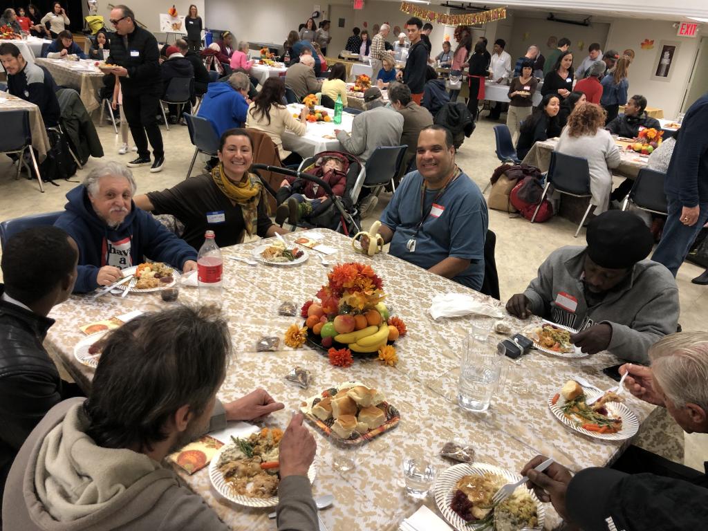 Acción de gracias sin muros: fiesta de inclusión y amistad en Nueva York