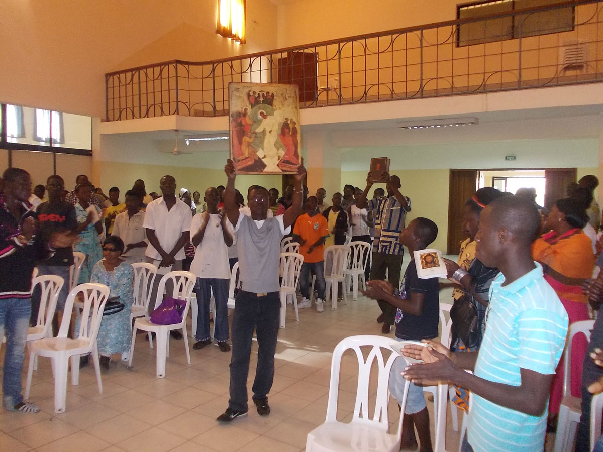 Liturgia e festa con gli adolescenti che vivono per strada ad Abidjan
