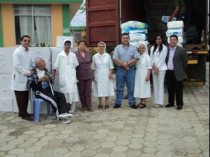 L'arrivo del carico di aiuti della Comunità di Sant'Egidio a Manta (Equador)