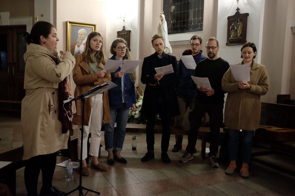 Z myślą o ludziach, którzy pośród nas szukają nadziei