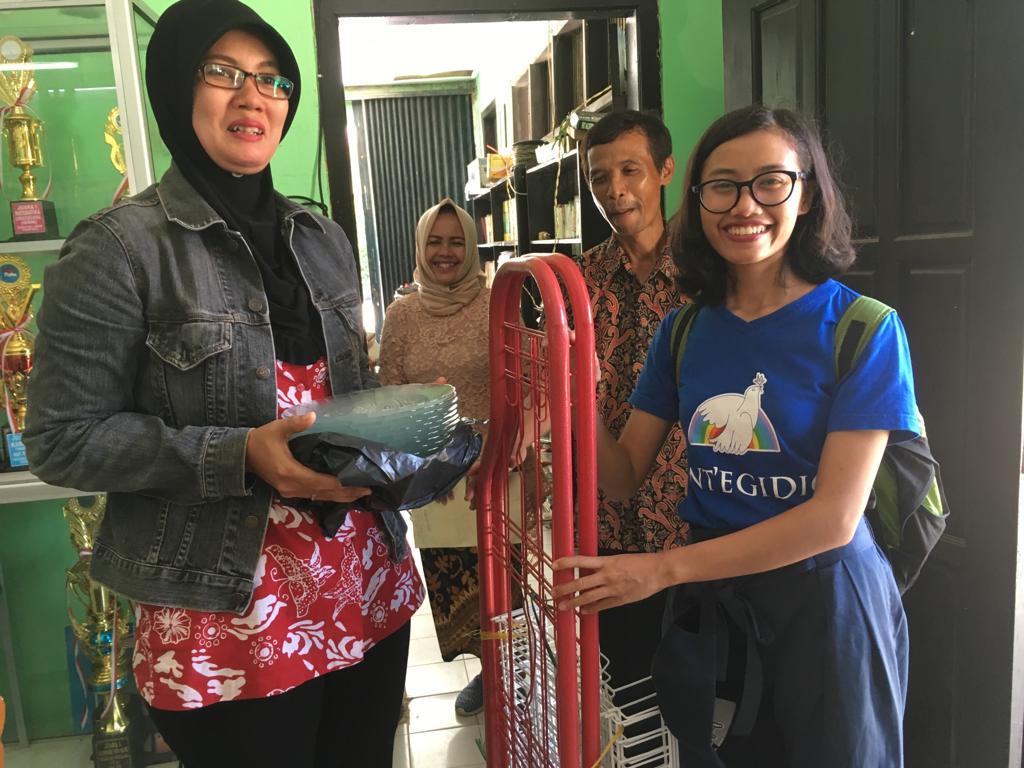 A Sant'Egidio közösség az indonéziai Banten tartományban segíti a cunami áldozatait