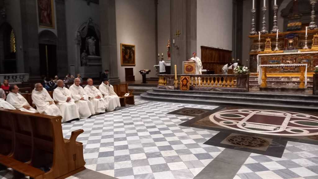 “Preghiera, poveri, pace: lo sguardo di Gesù che custodisce ogni vita” – L’anniversario di Sant’Egidio nella Basilica di San Lorenzo a Firenze