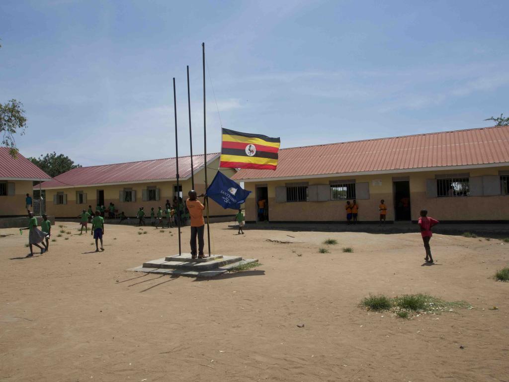 De School van Vrede in het vluchtelingenkamp Nyumanzi bestaat vijf jaar. Hoog slagingspercentage bij de staatsexamens onder de vluchtelingenkinderen uit Zuid-Soedan