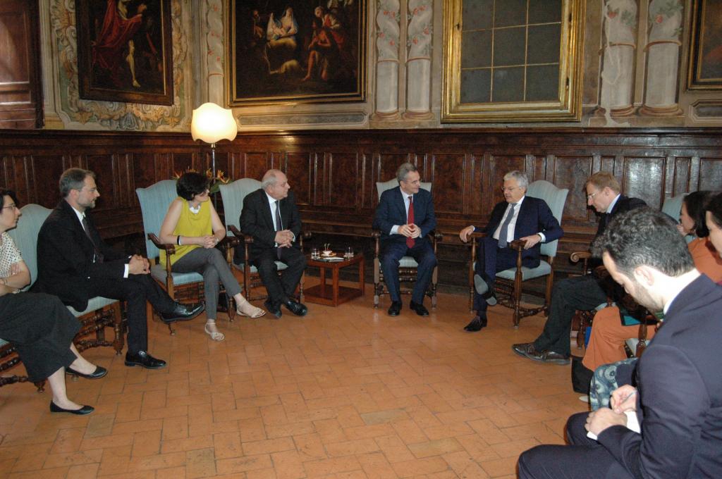 Minister van Buitenlandse Zaken en Vice-Eerste Minister van België, Didier Reynders, op bezoek bij de Gemeenschap van Sant'Egidio