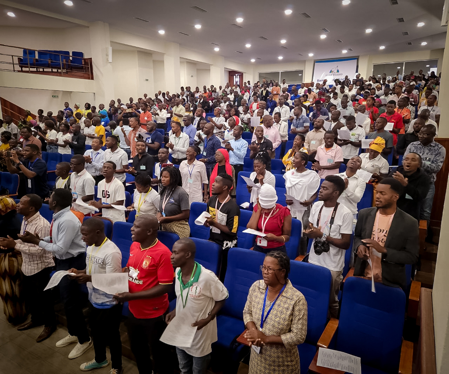 Sant'Egidio em Moçambique, uma Comunidade com o rosto de mãe para os mais pobres. A visita de Andrea Riccardi em Nampula