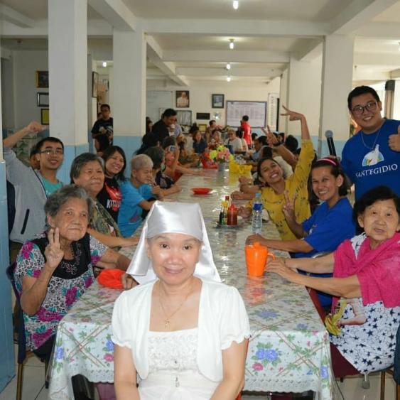 A Indonèsia, la Jornada Nacional dels Ancians es construeixen ponts entre generacions