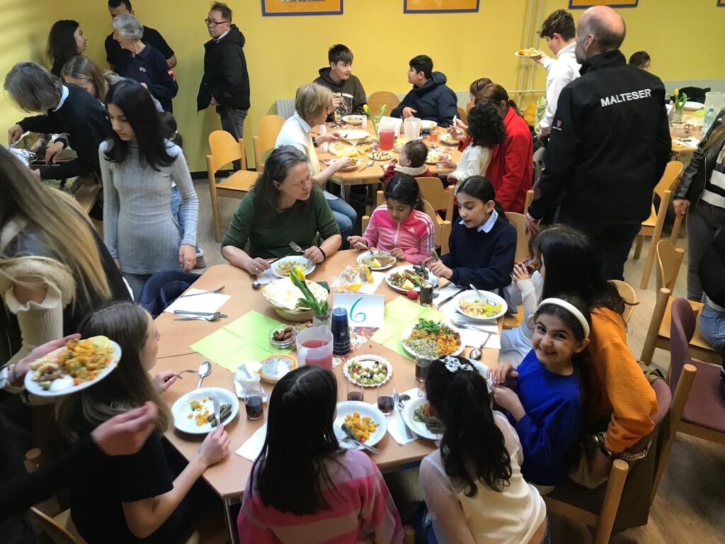 Innsbruck: Iftar als Zeichen des Friedens und der Freundschaft, die Brücken zu den Neueuropäern baut