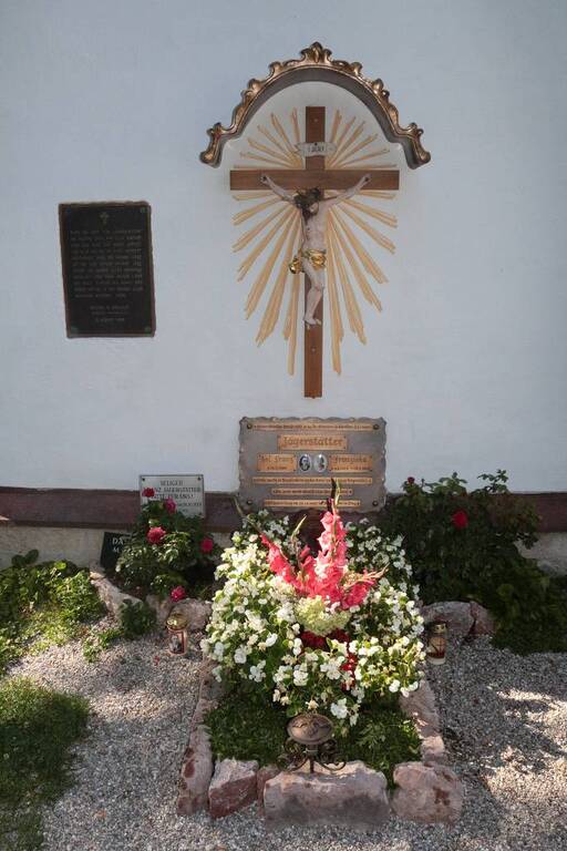 Die Gemeinschaften von München und Innsbruck begehen das Gedenken an den Seligen Märtyrer Franz Jägerstätter in seinem Heimatort, der für die Gewaltfreiheit und den Frieden sein Leben hingegeben hat