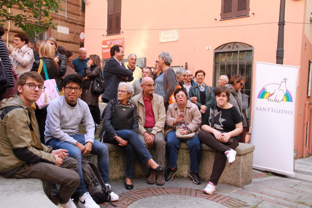 Un nuovo spazio di solidarietà a Genova: inaugurata dal card. Krajewski la 