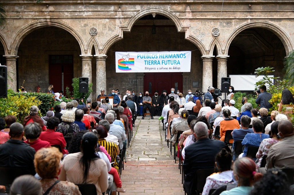 Völker als Geschwister, Zukunft der Erde: der Geist von Assisi weht auch in Havanna