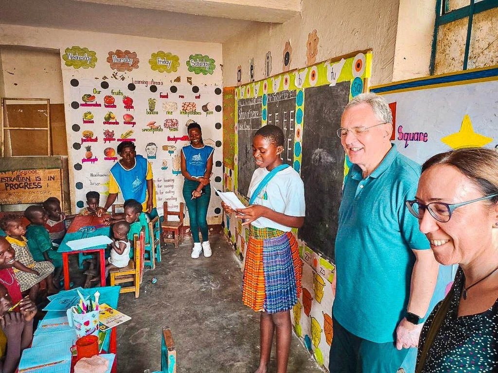 In occasione della visita di Marco Impagliazzo, l'assemblea delle Comunità a Kampala, in Uganda, gli incontri con gli anziani e le Scuole della Pace