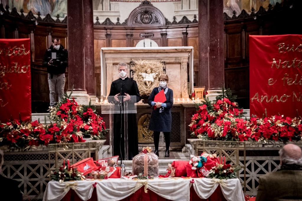 Dalla basilica di Santa Maria in Trastevere al mondo intero, il Natale di Sant'Egidio è una festa d'amore che dice a tutti 