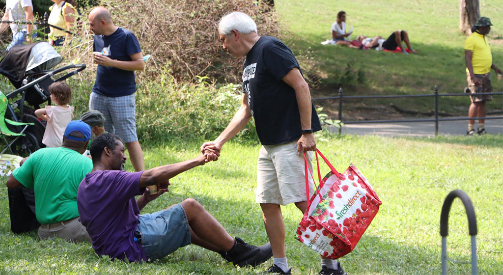Nel cuore dell’estate, a New York, il tradizionale picnic di Sant’Egidio con i bambini della Scuola della Pace e i poveri della strada