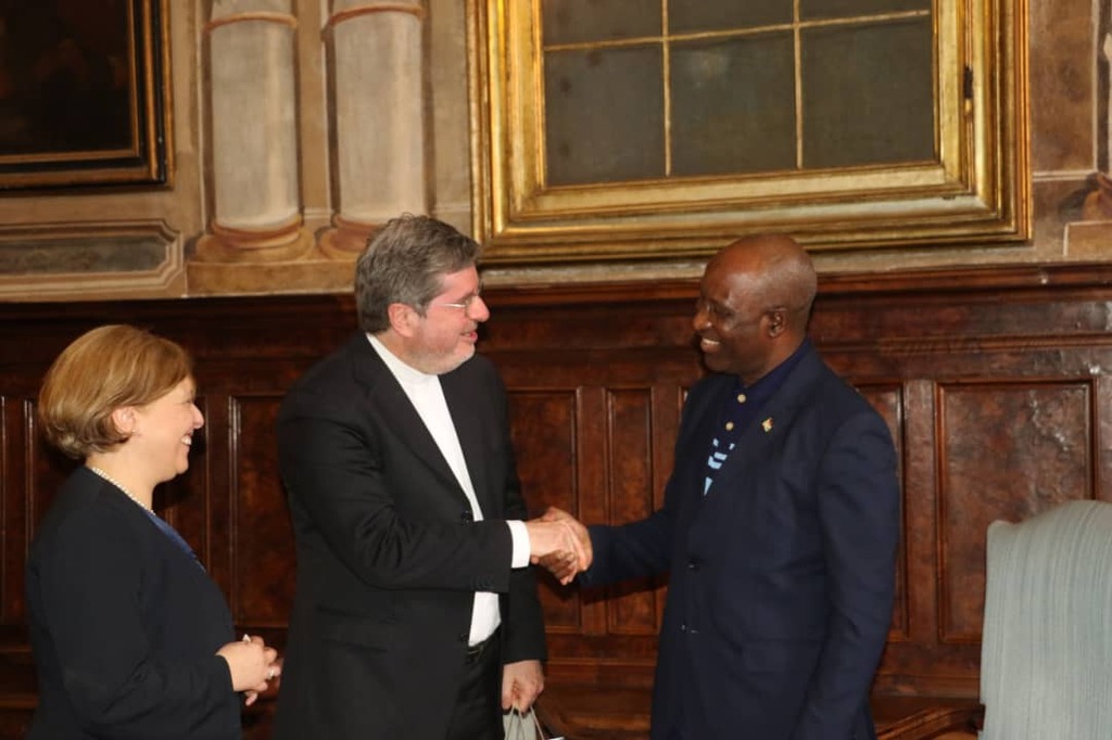 Il Primo Ministro della Repubblica del Burundi, Gervais Ndirakobuca, in visita alla Comunità di Sant'Egidio