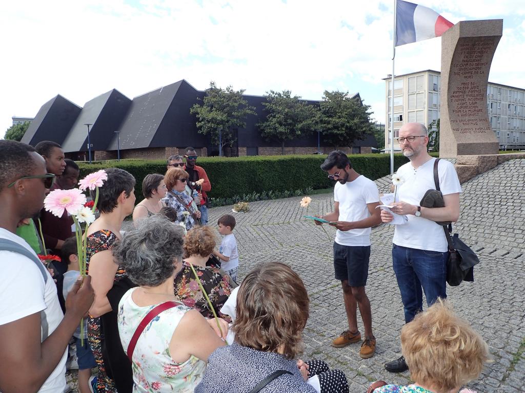 La comunità di Parigi al memoriale della Shoah a Drancy