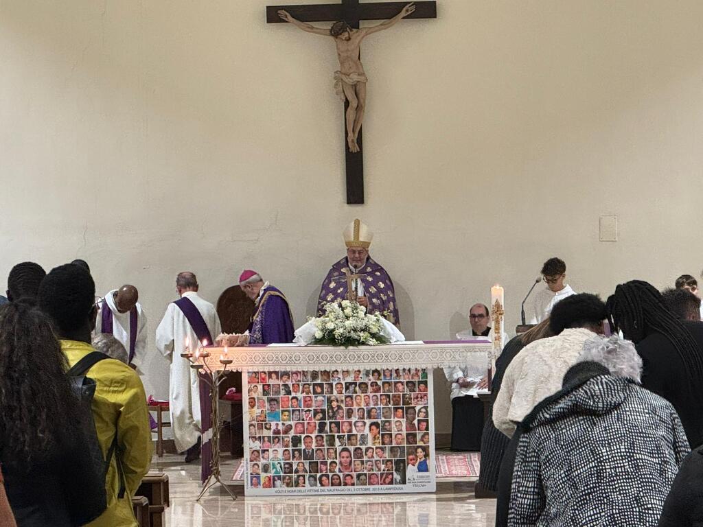 Pregare per chi non ce l’ha fatta: a Borgo Mezzanone, in Puglia, dove tanti migranti lavorano come braccianti, Sant’Egidio ha fatto memoria delle vittime dei viaggi della speranza e della durezza del lavoro nei campi