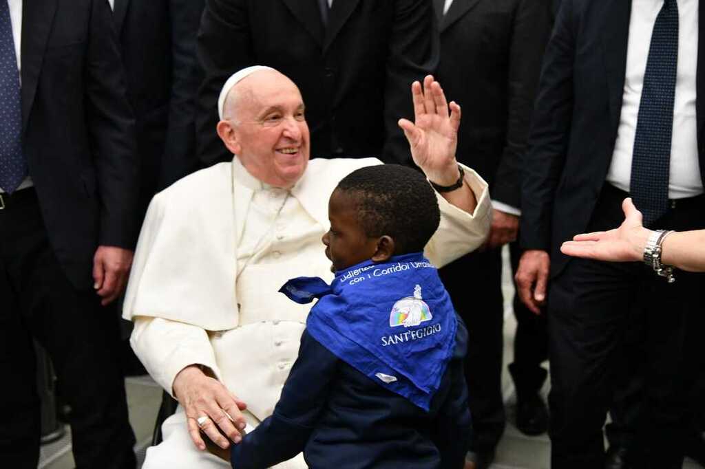 Sant'Egidio si unisce al dolore e alla preghiera della Chiesa universale per la perdita di papa Francesco, con gratitudine e affetto immensi: le sue parole hanno guidato e orientato la Chiesa e il mondo in un tempo difficile, contro le guerre e a favore degli ultimi e dei migranti