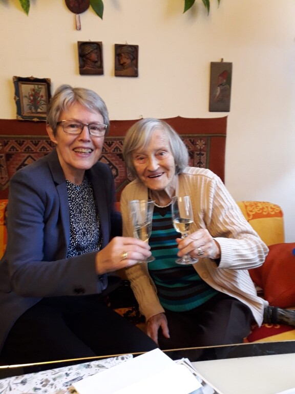 Ein besonderes Fest: Ruth feiert 100. Geburtstag - eine Freundschaftsgeschichte zwischen Deutschland und Frankreich