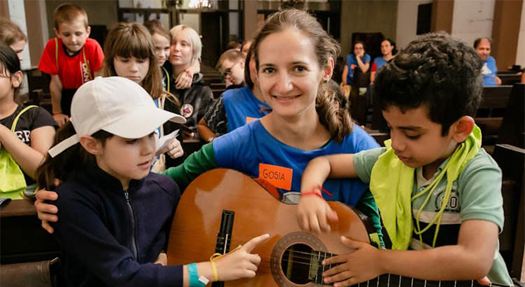Lernen, in Frieden zu leben: Summerschool für ukrainische Kinder in Warschau