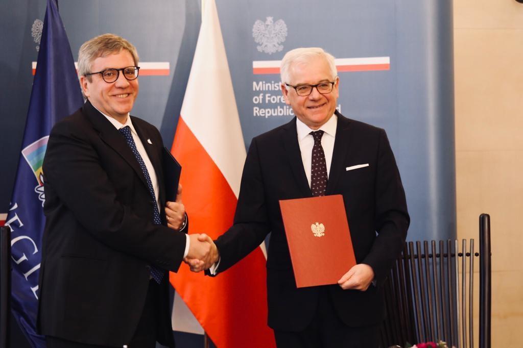 Polonia, acuerdo de cooperación con el ministro de Exteriores. 