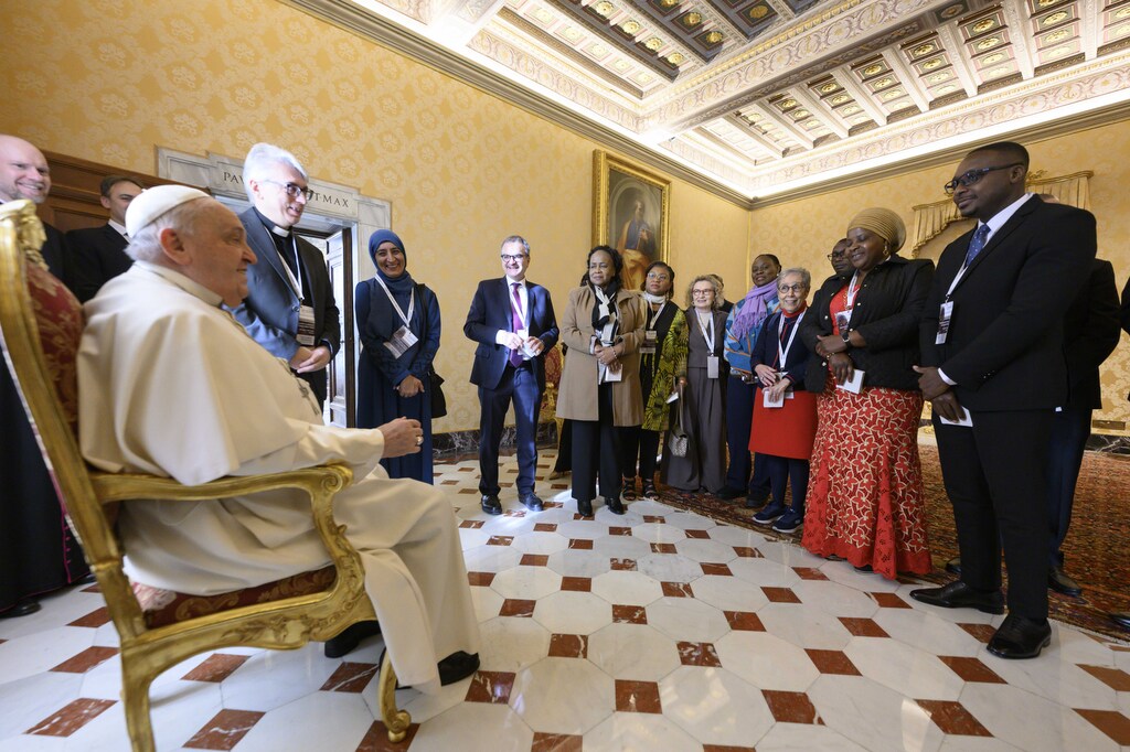 Pope Francis received in audience the Ministers of Health from several African countries, participating in the conference ‘Defeating HIV in Africa: an achievable goal’