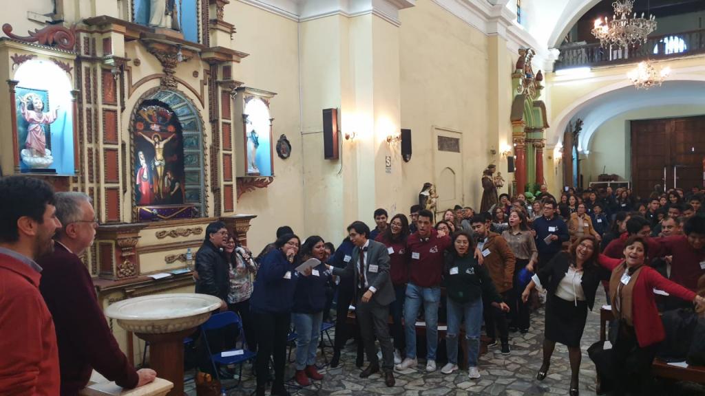 Una Comunità di popolo in una grande città sudamericana: la visita di Andrea Riccardi a Lima