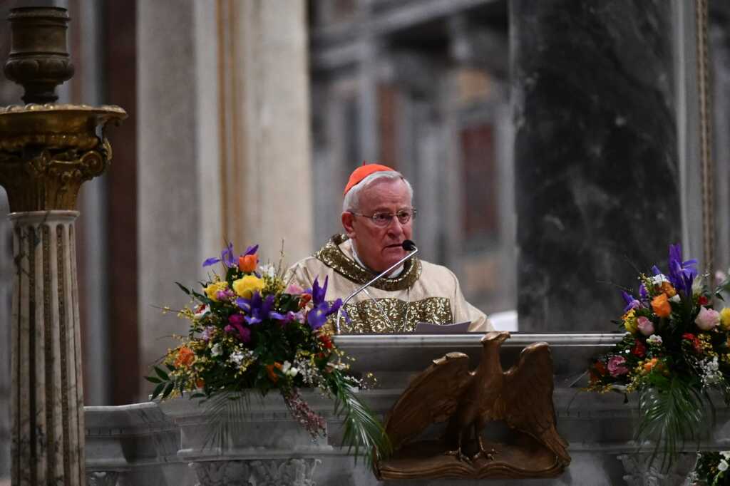 Die Universalität des Evangeliums bedeutet, bei den Kleinen und Armen anfangen, sie geschwisterlich und solidarisch einbeziehen. Homilie von Kardinal Gualtiero Bassetti zum 54. Jahrestag von Sant'Egidio