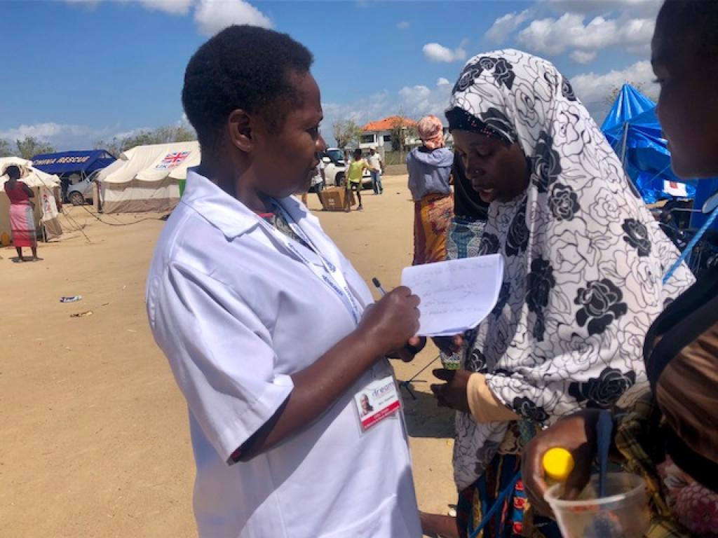 Visites mèdiques a la gent acampada a Ifapa, entre els desplaçats pel cicló Idai