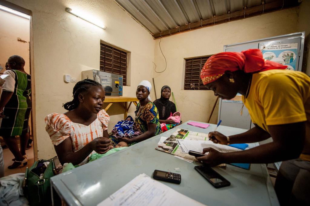 Burkina Faso: la inscripción en el registro civil ayuda a luchar contra la difusión de la violencia