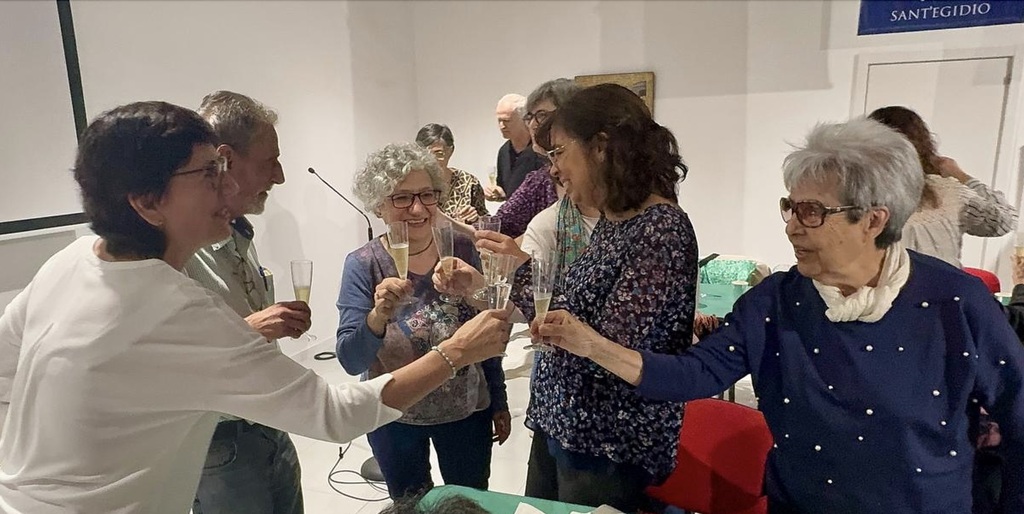 La casa familia Simeón y Ana para ancianos de Barcelona celebra su quinto aniversario