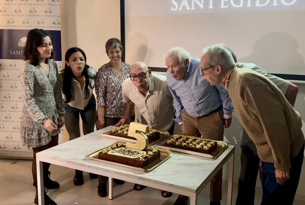 La casa família Simeó i Anna per a ancians de Barcelona celebra el seu cinquè aniversari