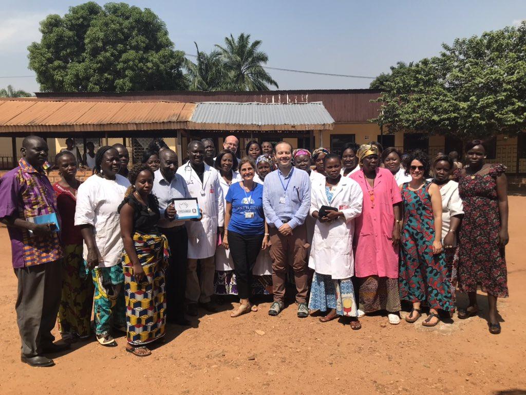 El cuidado de la salud al servicio de la paz: el centro médico de DREAM de Bangui ofrece cuidados y esperanza