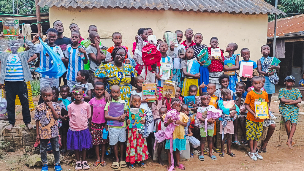 Kits escolares, distribuição de alimentos e projectos de reintegração para crianças de rua: fins-de-semana de solidariedade de Sant'Egidio na Costa do Marfim