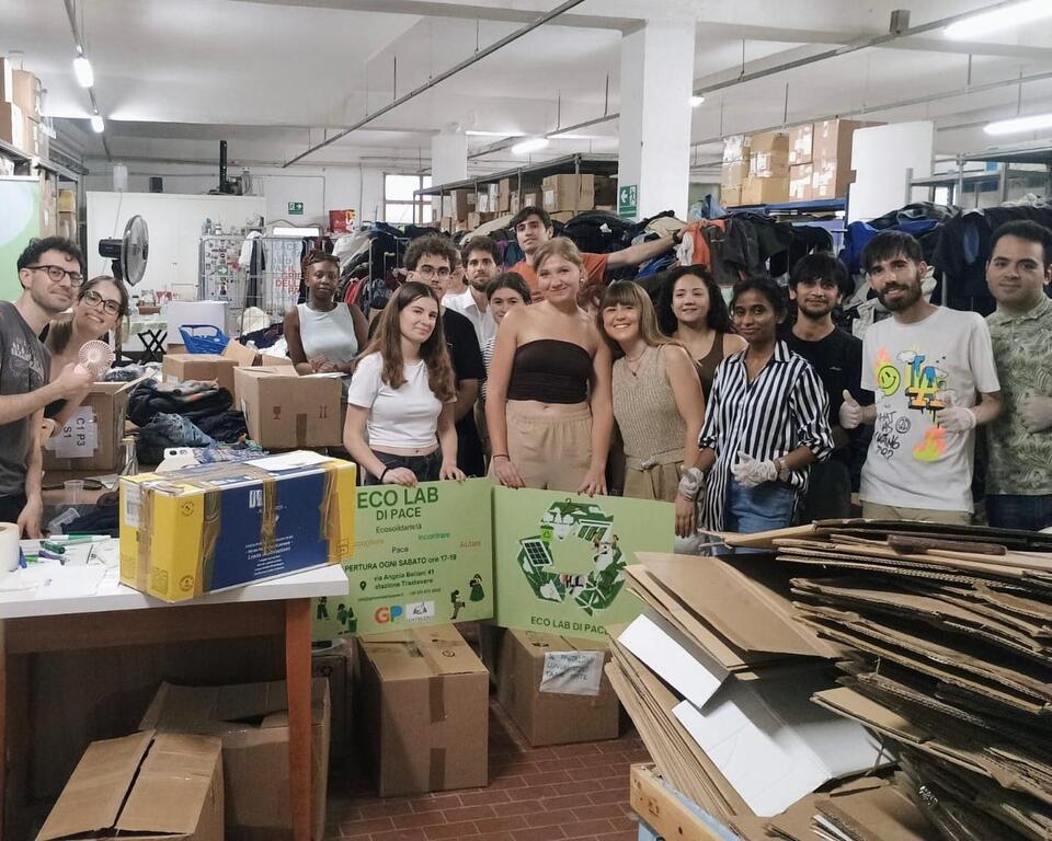 L’Eco Lab dei Giovani per la Pace di Trastevere. Ecologia, sostenibilità e pace: da un anno e mezzo, grazie a questo circolo virtuoso, si moltiplica la solidarietà