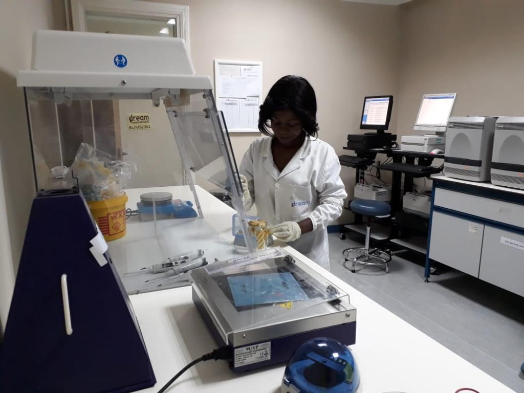 Los laboratorios de DREAM en Malaui: la calidad al servicio de todos