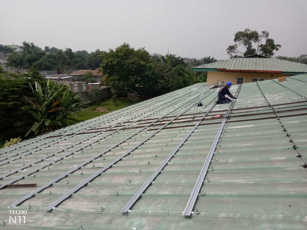 Nouvelle installation d'énergie solaire au centre DREAM de Bibwa, République démocratique du Congo