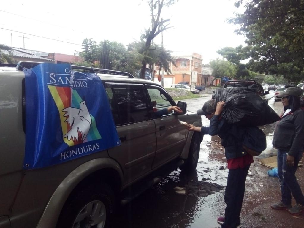 Central America hit by two violent hurricanes. The Communities of Sant'Egidio providing emergency aid to the suffering population