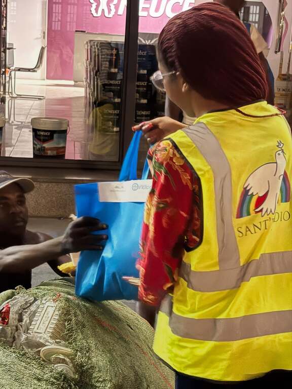 Faz frio nas ruas! E' inverno nell'emisfero sud del nostro pianeta. In Mozambico Sant'Egidio lancia una campagna di solidarietà per aiutare chi vive per strada