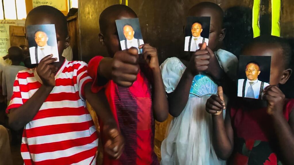 Crescere alla Scuola della Pace, diventare come Floribert. Per i bambini africani delle Scuole della Pace, il modello a cui guardare è il giovane martire che verrà beatificato il 15 giugno